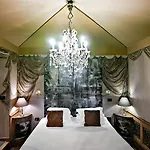 Hotel Cour Des Loges Lyon, A Radisson Collection 5*