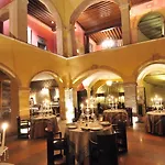 Cour Des Loges Lyon, A Radisson Collection Hotel