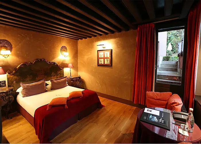 Cour Des Loges Lyon, A Radisson Collection 5* Lyon