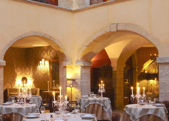 Hotel Cour Des Loges Lyon, A Radisson Collection