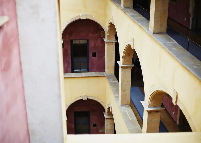 Otel Cour Des Loges Lyon, A Radisson Collection Lyon
