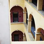 Hotel Cour Des Loges Lyon, A Radisson Collection Lyon