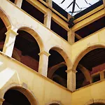 Cour Des Loges Lyon, A Radisson Collection Otel Lyon
