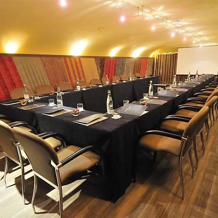 Hotel Cour Des Loges Lyon, A Radisson Collection 5*