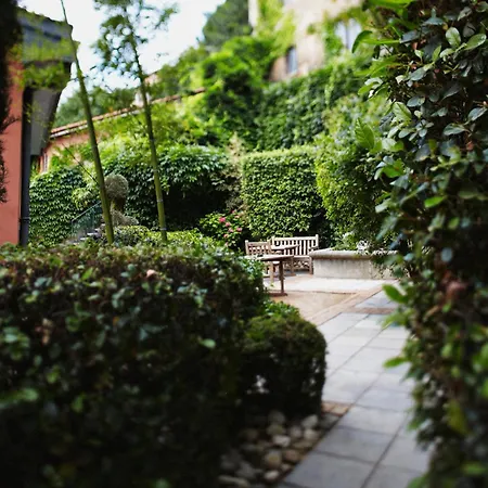 Hotel Cour Des Loges Lyon, A Radisson Collection 5*