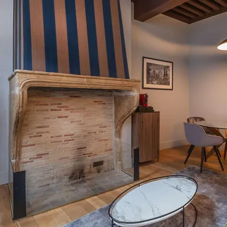 Hotel Cour Des Loges Lyon, A Radisson Collection 5*