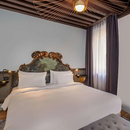 Cour Des Loges Lyon, A Radisson Collection Hotel