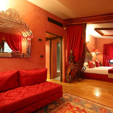 Cour Des Loges Lyon, A Radisson Collection 5* Λυών
