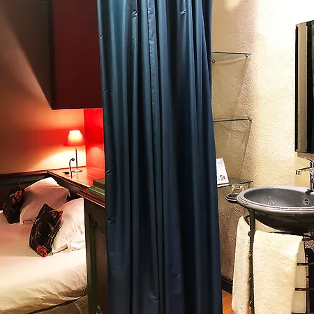 호텔 Cour Des Loges Lyon, A Radisson Collection 5*