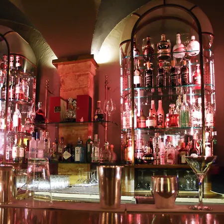 호텔 Cour Des Loges Lyon, A Radisson Collection 5*