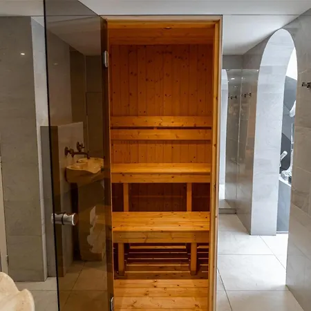Hotel Cour Des Loges Lyon, A Radisson Collection Lyon