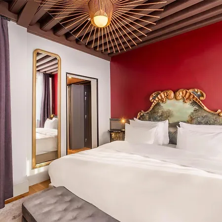 호텔 Cour Des Loges Lyon, A Radisson Collection 5*