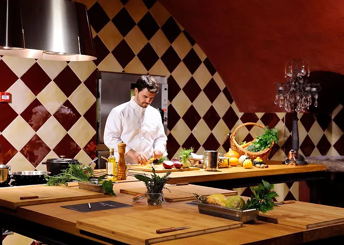 Cour Des Loges Lyon, A Radisson Collection 5* Лион