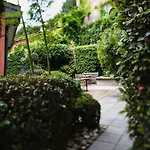 Otel Cour Des Loges Lyon, A Radisson Collection