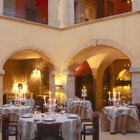 호텔 Cour Des Loges Lyon, A Radisson Collection
