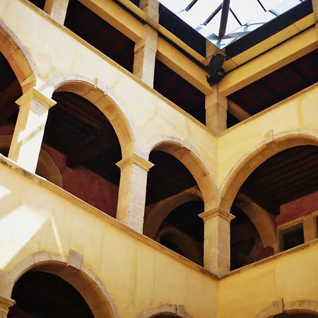 Cour Des Loges Lyon, A Radisson Collection Hotel Lyon