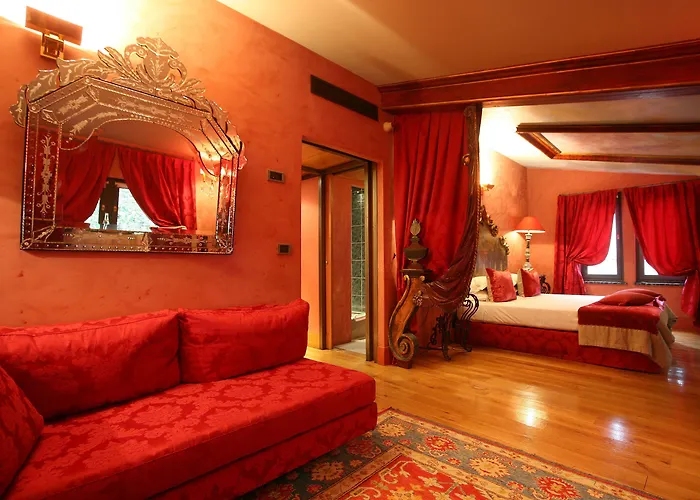Cour Des Loges Lyon, A Radisson Collection 5* Lyon