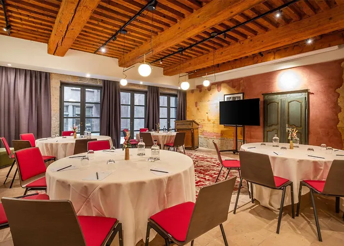 מלון Cour Des Loges Lyon, A Radisson Collection