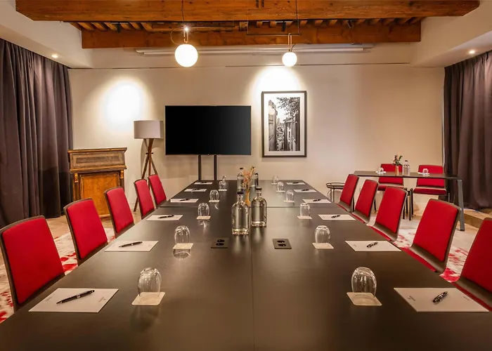 Hotel Cour Des Loges Lyon, A Radisson Collection 5*